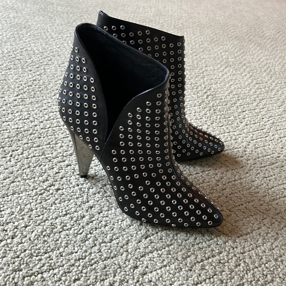 Black short booties with grommet accents - MK collection